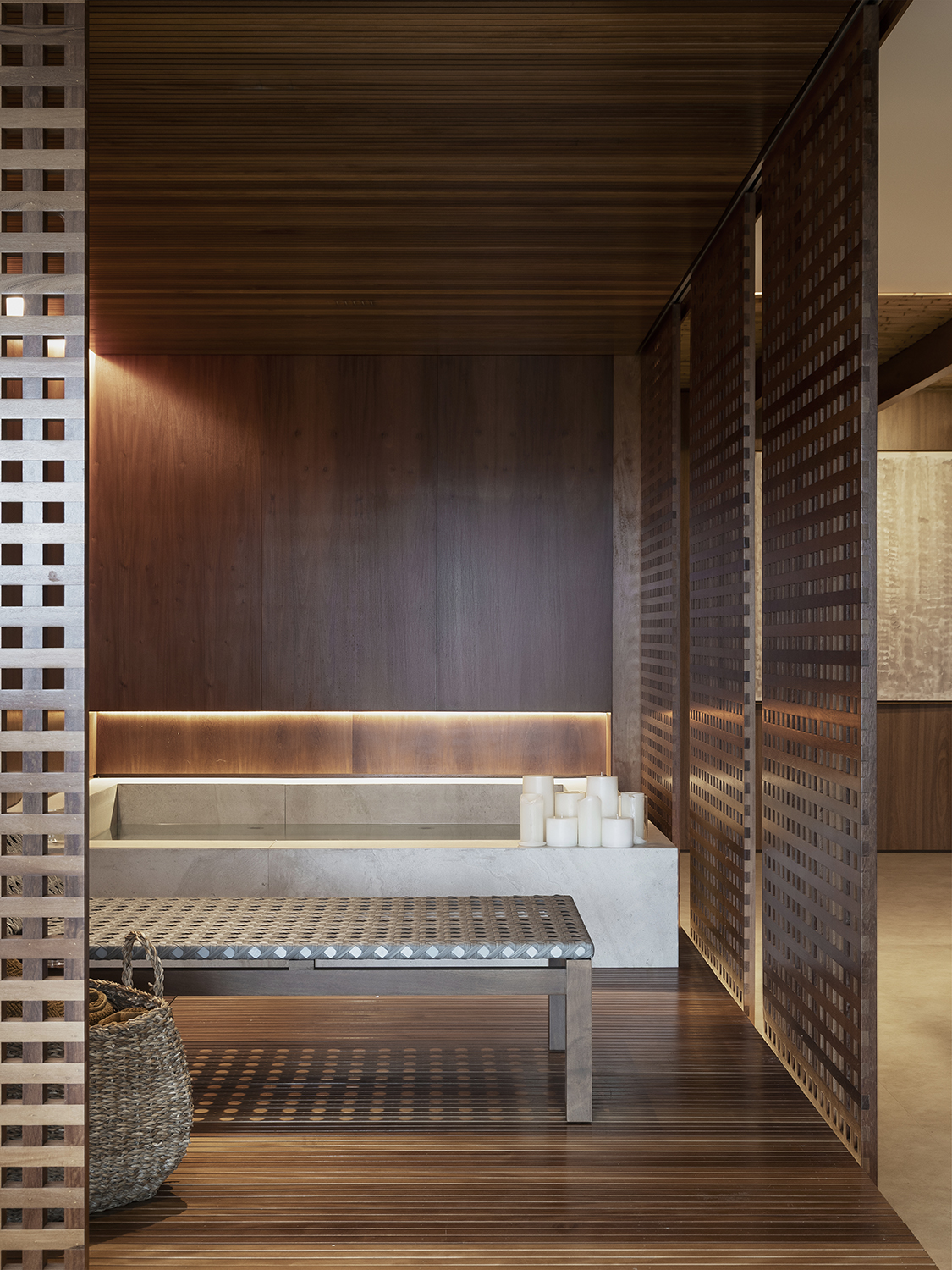 Escada e circulação interna — casa ST BARTH